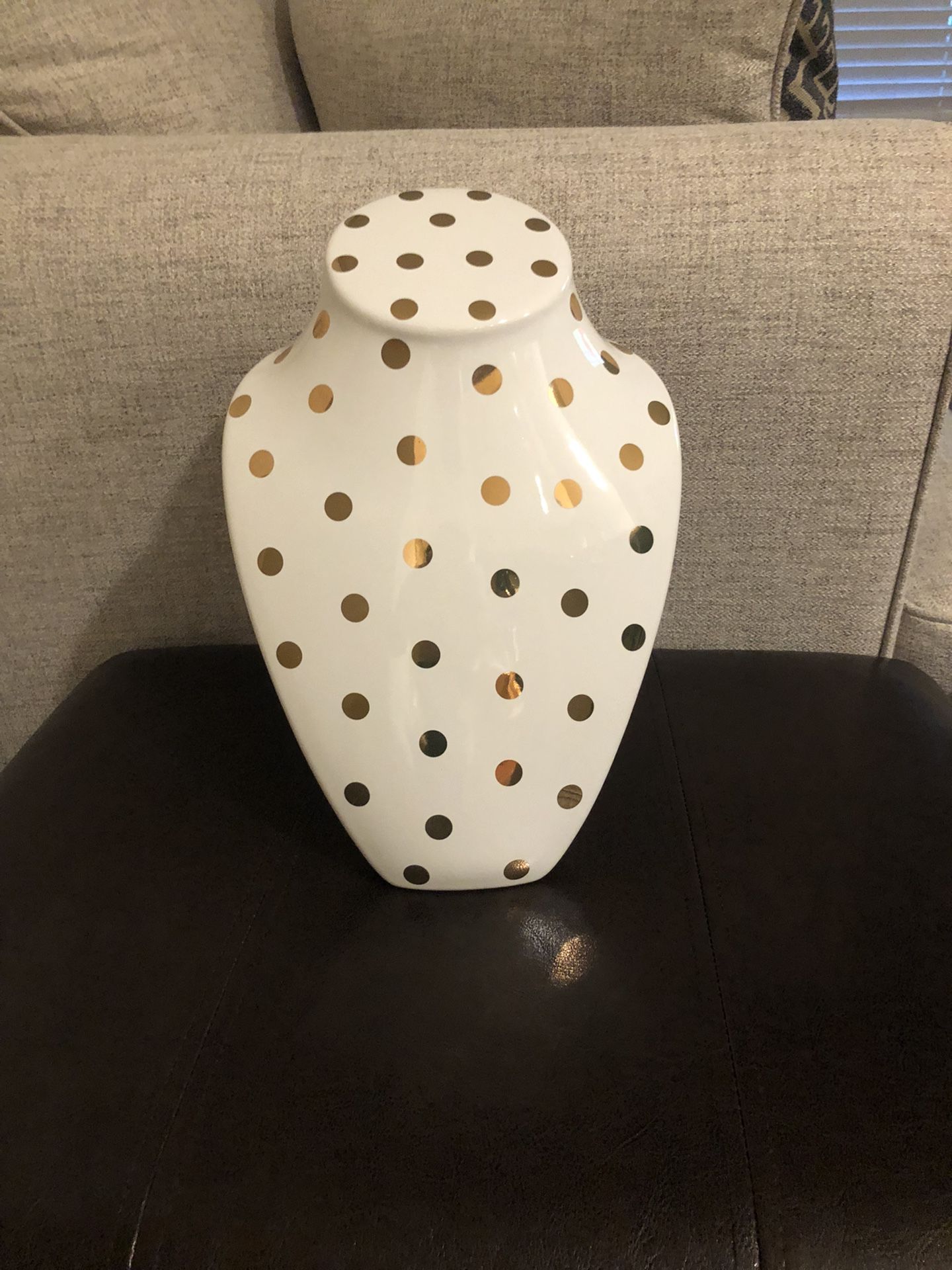 White with Gold Polka Dots Ceramic Jewelry Holder