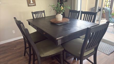 Dinner table set