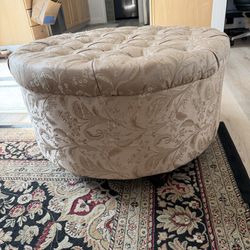 Elegant ottoman