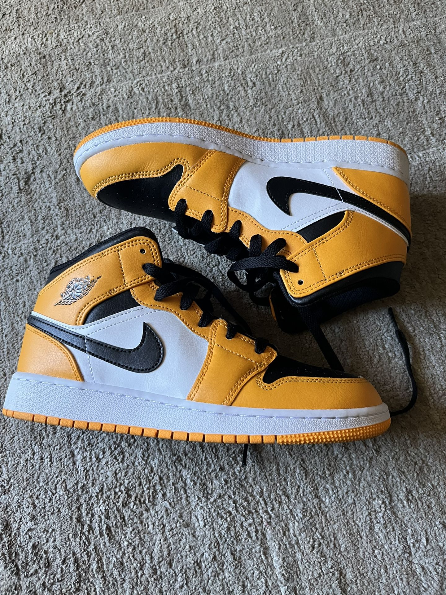 Jordan 1 Mid (6Y)