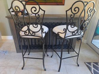 Sofa, bar and bar stools, mirror