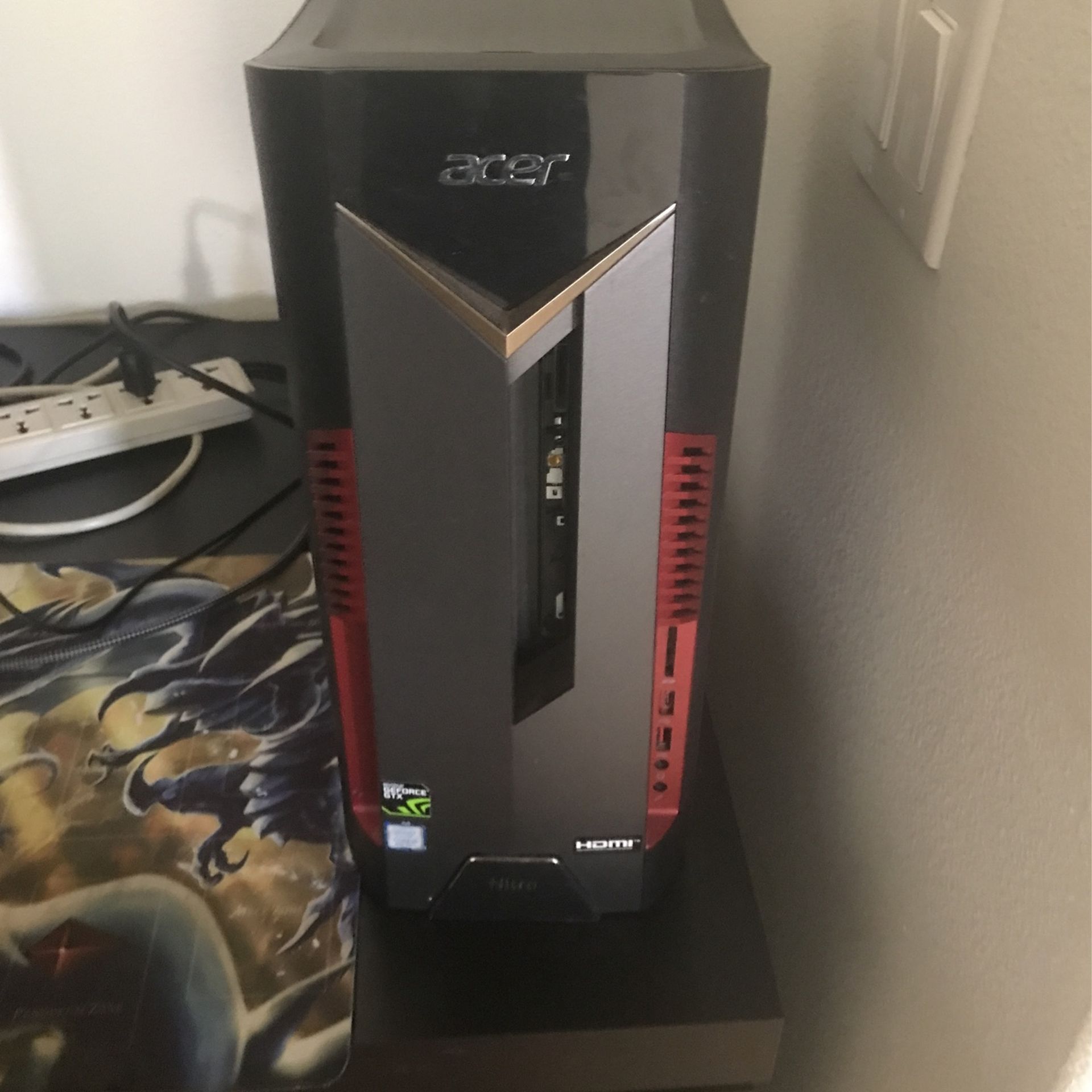 Gaming Pc With Keyboard And Monitor