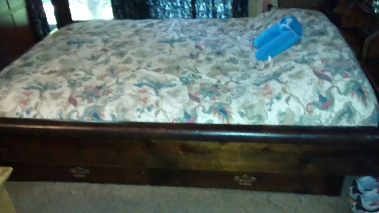 Canopy waterbed with mirrors and 4 drawers for Sale in Lisle, NY OfferUp
