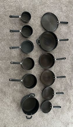 Circulon Pots and Pans and a Strainer