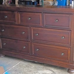 Vaughan Bassett 7 Drawer Dresser with Matching Nightstand