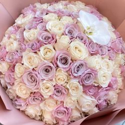 Ramo Buchon/ Rose Bouquet