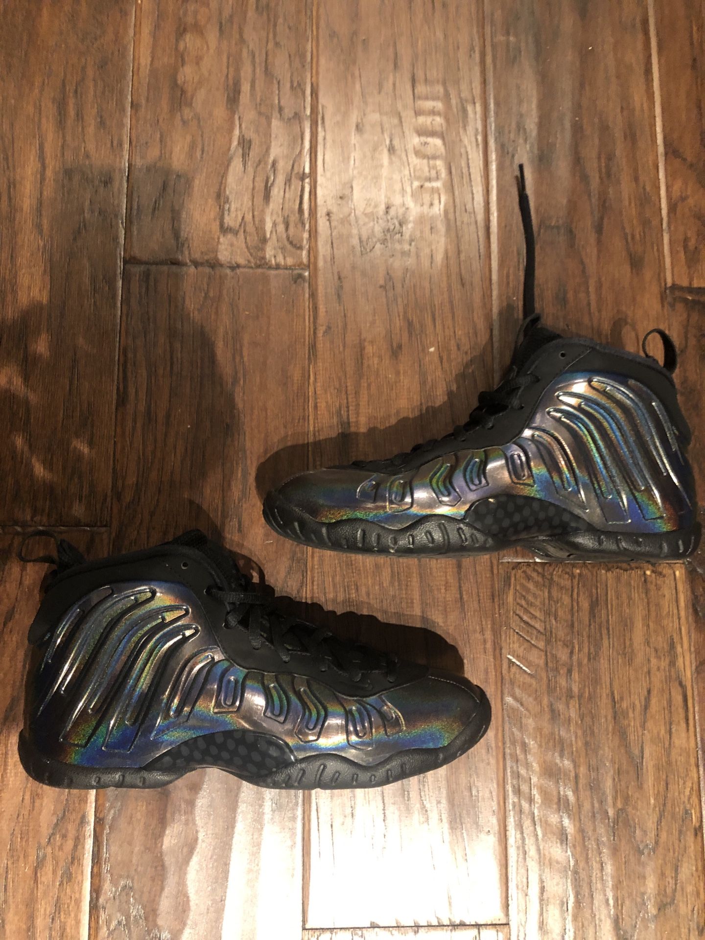 Foamposite - HOLOGRAM Size. 5.5Y