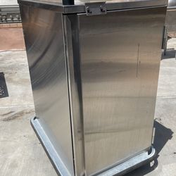 7 Tray food carrier Round