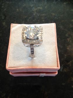 Crystal ring white gold plated.