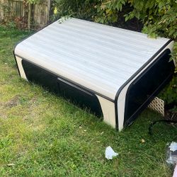 2001 Ford Ranger Camper Shell With Locks 