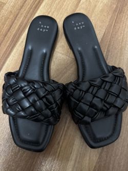 Black sandals, size 7.5