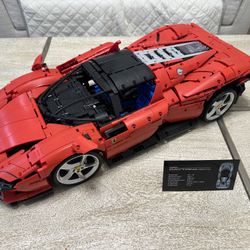 Ferrari Daytona SP3 1:8 Scale