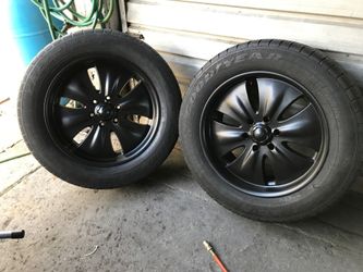 Rines 20 para chevy 6 hollos 2 tienen llanta y 2 solo los rines con tuercas y candados orijinales $150 todo no menos