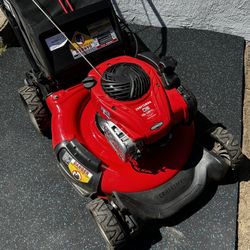 Craftsman Lawn mower with Briggs & Stratton Engine 