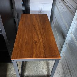 Desk/tables 