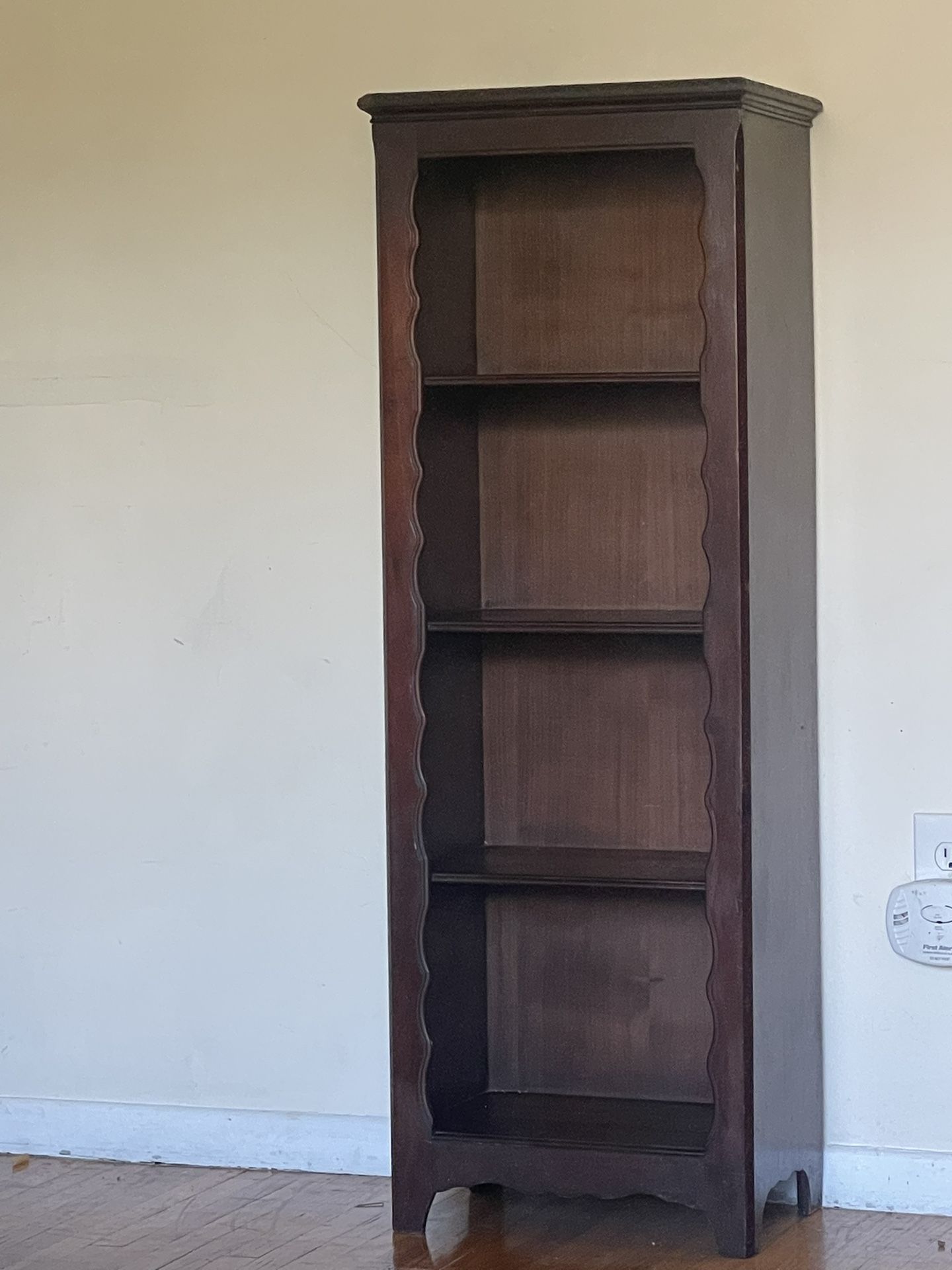 Lovely Antique Small Mahogany Bookcase/Shelf/Display Case with Hand Carved Trim