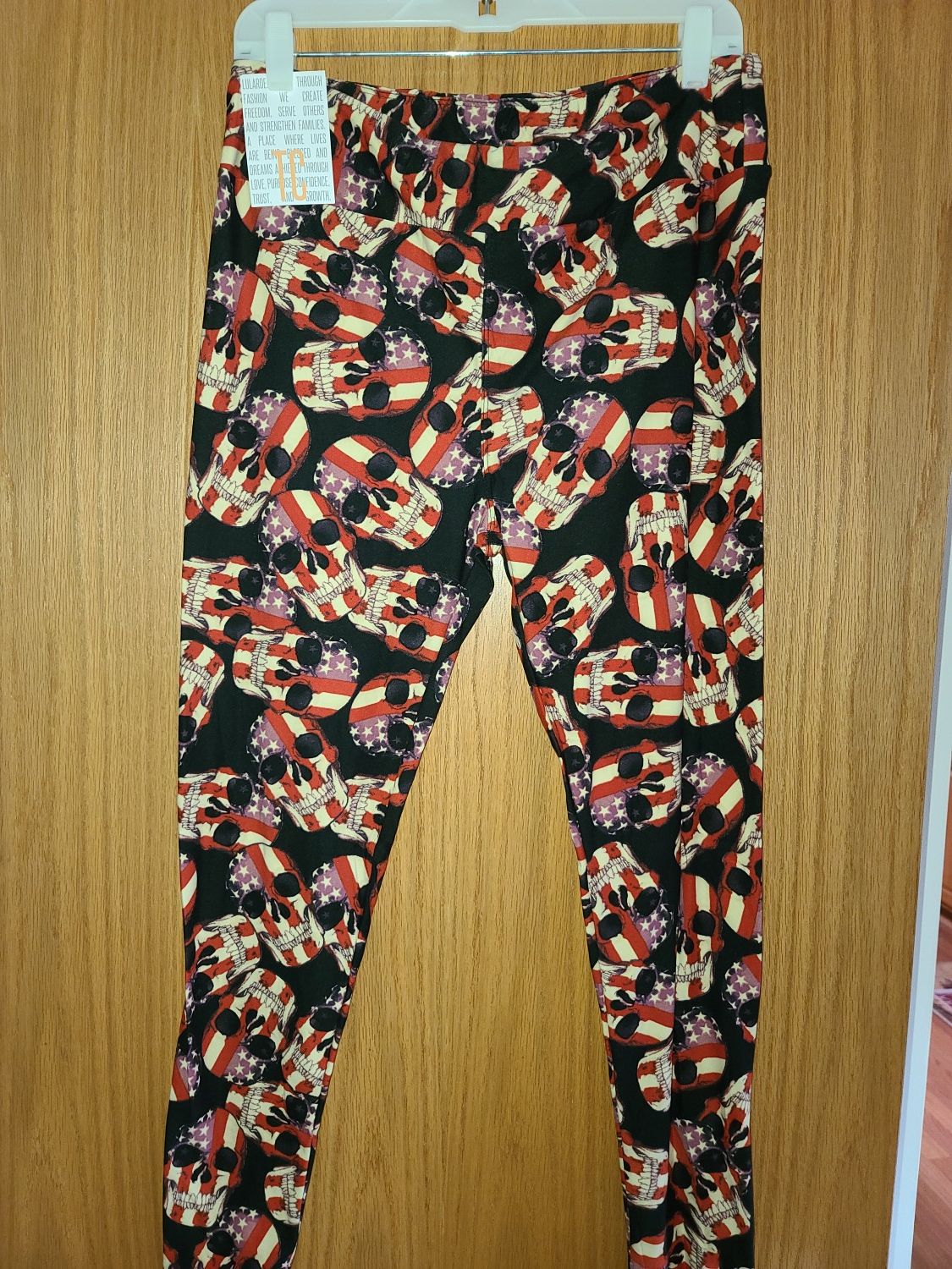 TC lularoe skulls United and strong leggings