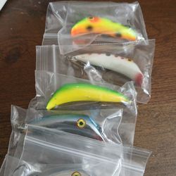 NOS 5 Lot Vintage Unbranded Canadian Wigglers Fishing Lures
