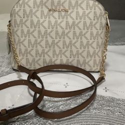 New Michael Kors Purse 