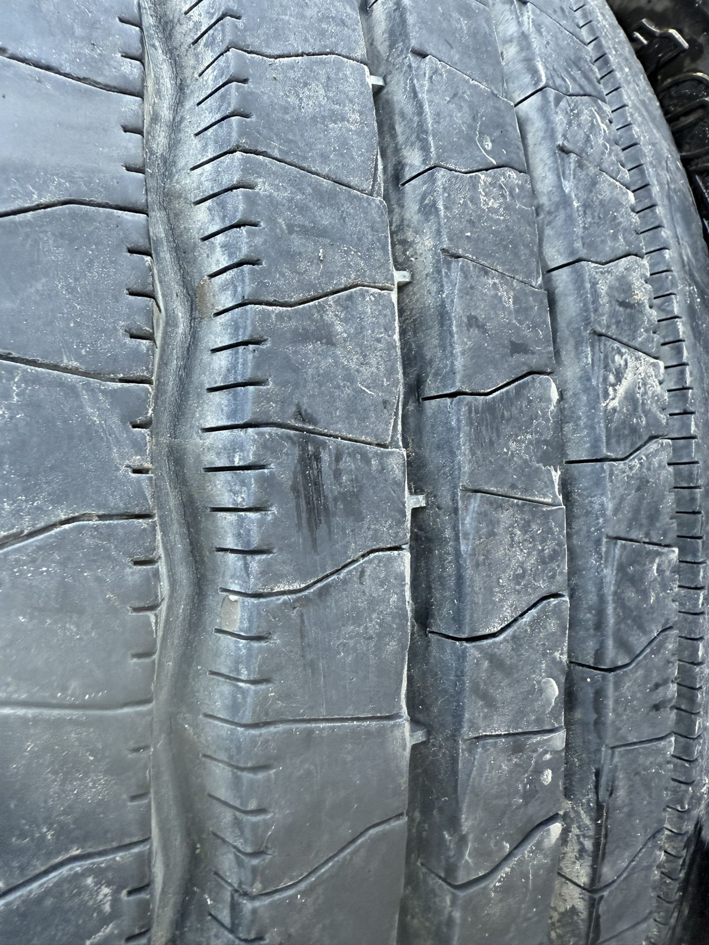 Set Of 4 Yokohama Tires 245 70 19.5