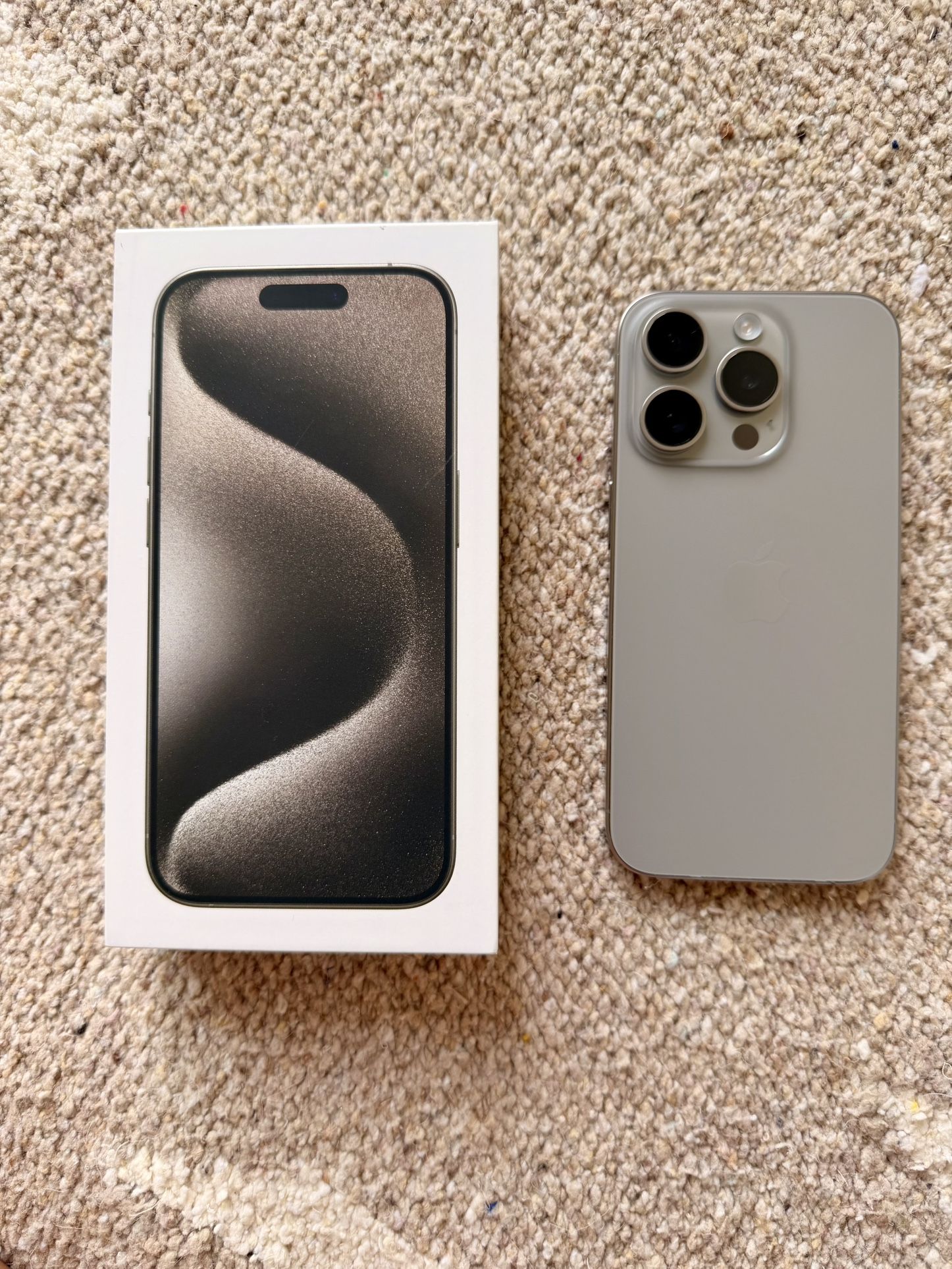 iPhone 15 Pro Natural Titanium 256GB (Unlocked) – Great condition w/AppleCare+