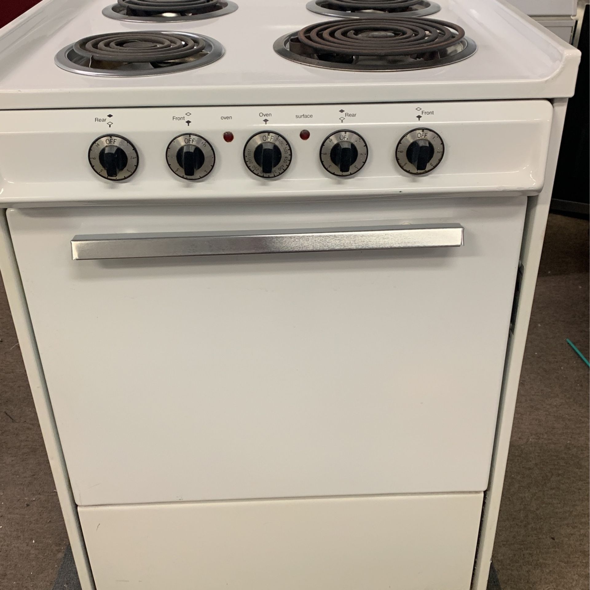 Hot Point 24 Inch Range