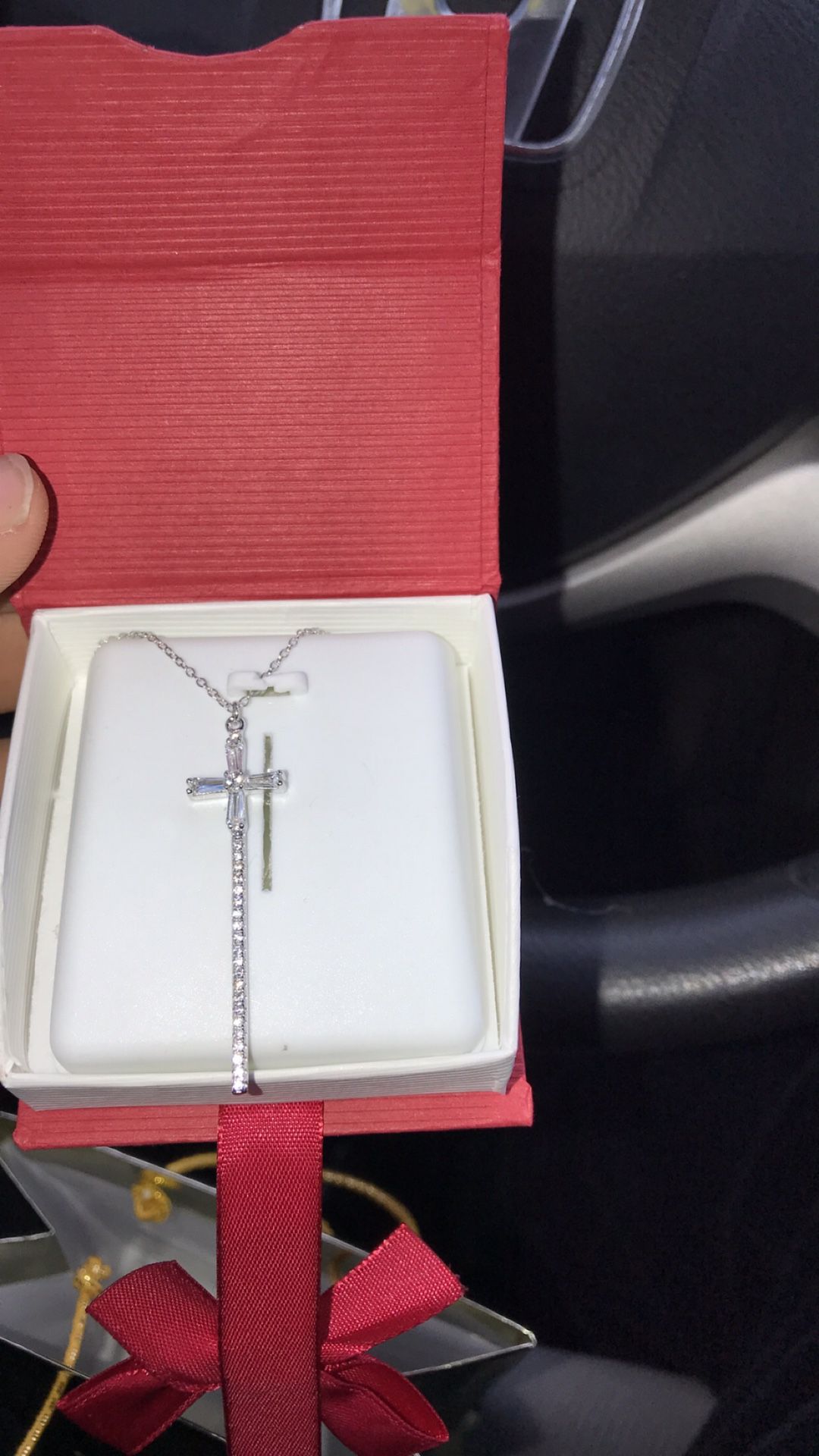 Women’s silver necklace