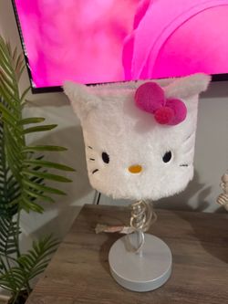 Hello kitty lamp