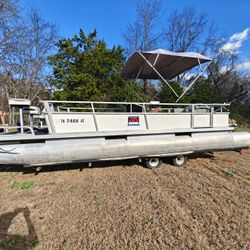 Pontoon Boat