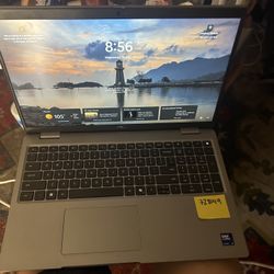 Dell Latitude 5550  Laptop 