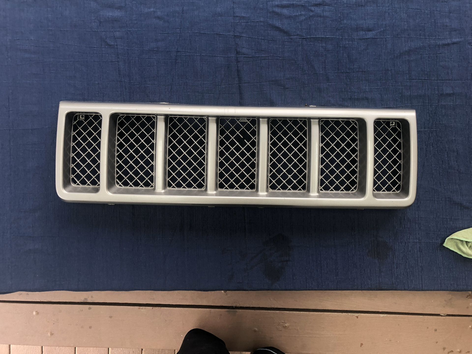1998 Jeep Grand Cherokee 5.9 limited Mesh Grille