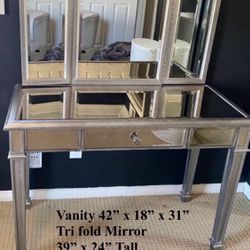 Mirrored Vanity Bundle 