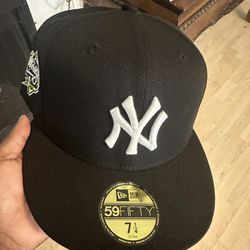 NY FITTED CAP