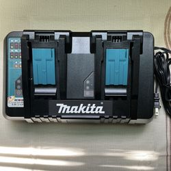 Makita. 18V Lithium-Ion Dual Port Rapid Optimum Charger. DC18RD.