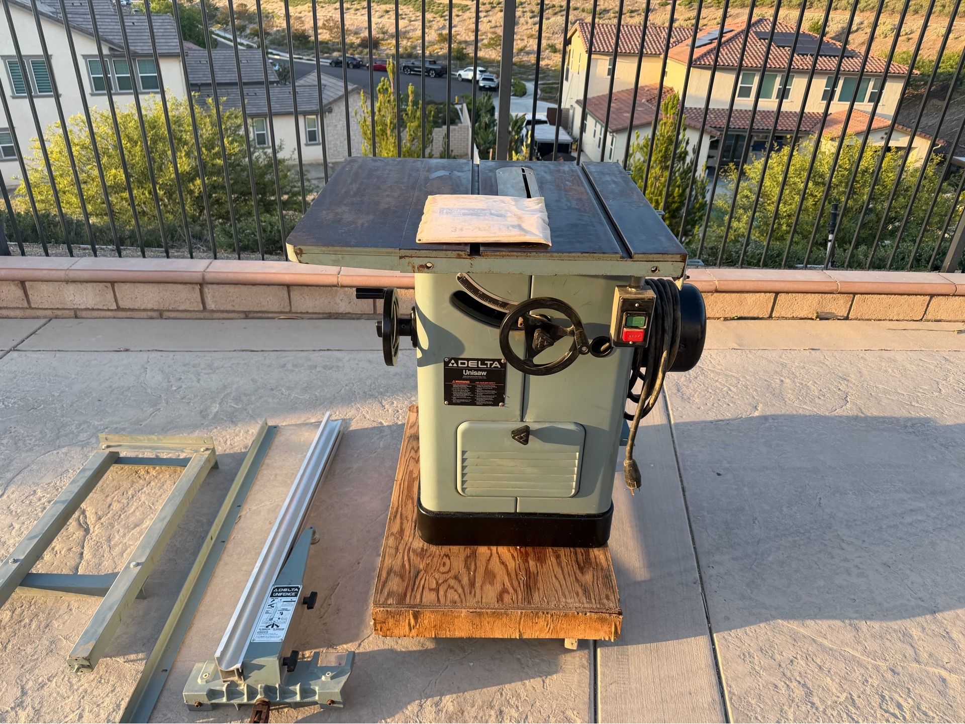 Delta 10” Unisaw with Unifence
