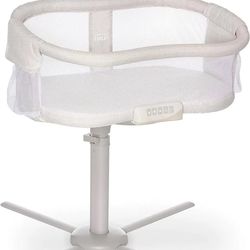Baby bassinet- HALO Bassinest Swivel Sleeper