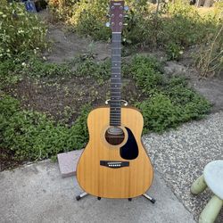 Yamaha Acoustic Guitar 🎸. F-35