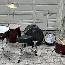 Five-Piece Complete Drum Set For A New Student