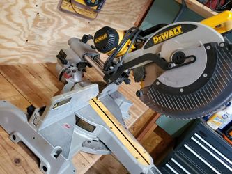 DEWALT