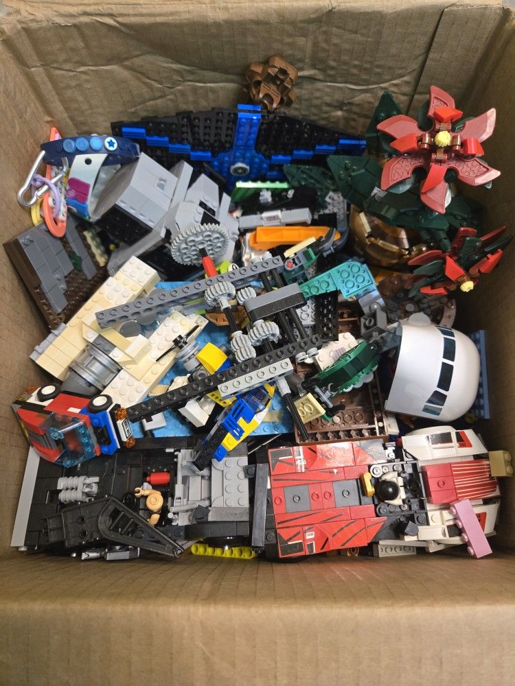 12.8lbs Of Lego Bulk With Possible Sets