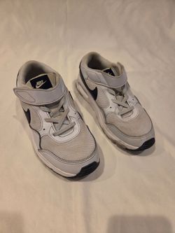Boys size 3 Nike Air