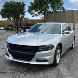 🔥 2020 DODGE CHARGER SXT 🔥130k Miles
🚓 CLEAN TITLE / CLEAN CARFAX