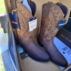 Size 9.5 western boots ""NEW"