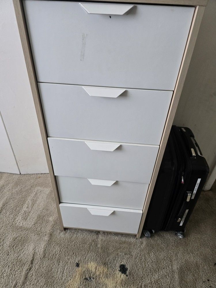 2 Piece White Dresser Set With Mirror