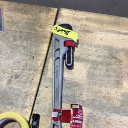 Husky 18 in. Aluminum Pipe Wrench with 2 in. Jaw Capacity