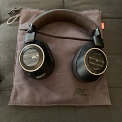 Plantronics Wireless Noise Canceling headset