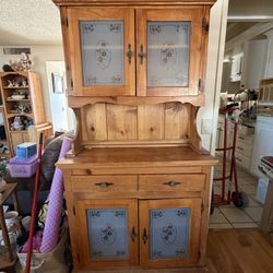 Vintage Solid Wood Hutch / China Cabinet 