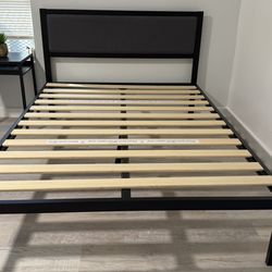 🛏️ MOVING SALE – Full Size Bed Frame
