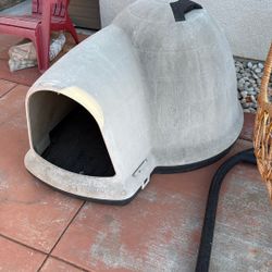 Igloo Dog House 