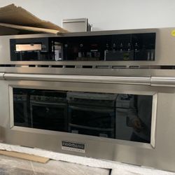 Frigidaire Professional Built In Microwave In Stainless Steel New Open Box